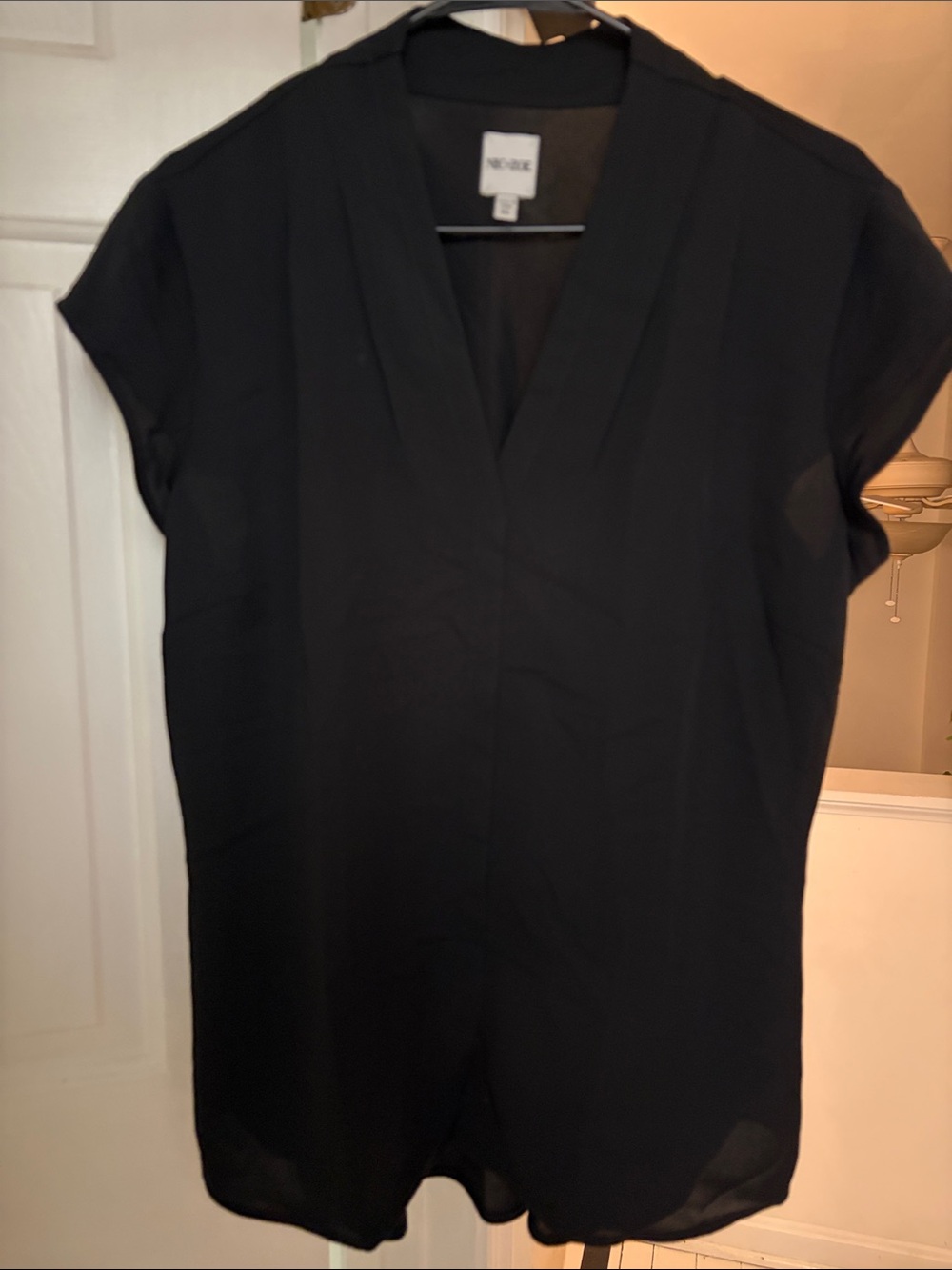 NIC+ZOE Black V-Neck Cap Sleeve Blouse